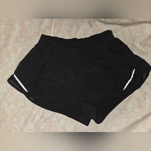Lululemon Hotty Hot Shorts 2.5"